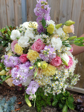 Load image into Gallery viewer, Florists Choice Bunch