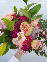 Load image into Gallery viewer, Florists Choice Bunch