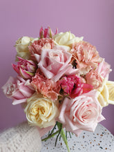 Load image into Gallery viewer, Florists Choice Bunch