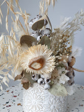 Load image into Gallery viewer, Daisy